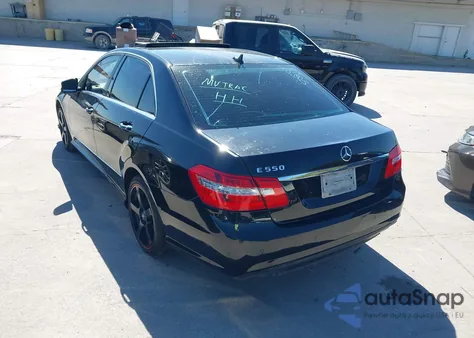 2010 Mercedes-Benz E 550 из США, поврежденный, VIN WDDHF7CB8AA153850